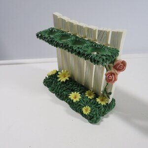 Kohl's Laura Ashley Fence Floral Garden Daisies Toothbrush Holder (pen holder)